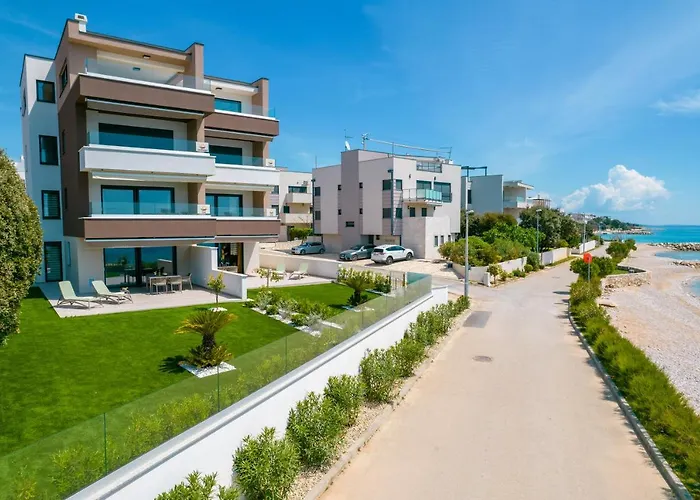 Apartments Mandre II
