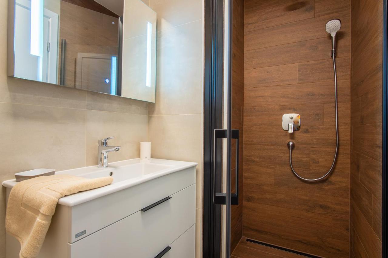 Ii Apartment Mandre